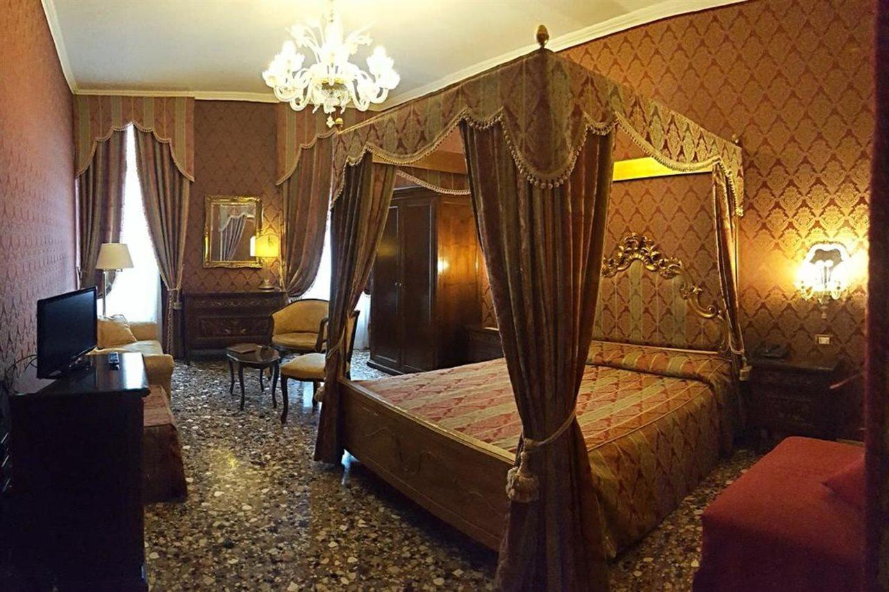 Casa Pisani Canal Veneza Exterior foto